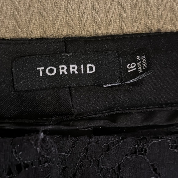 Torrid size 16 black plus size shorts - Picture 5 of 10